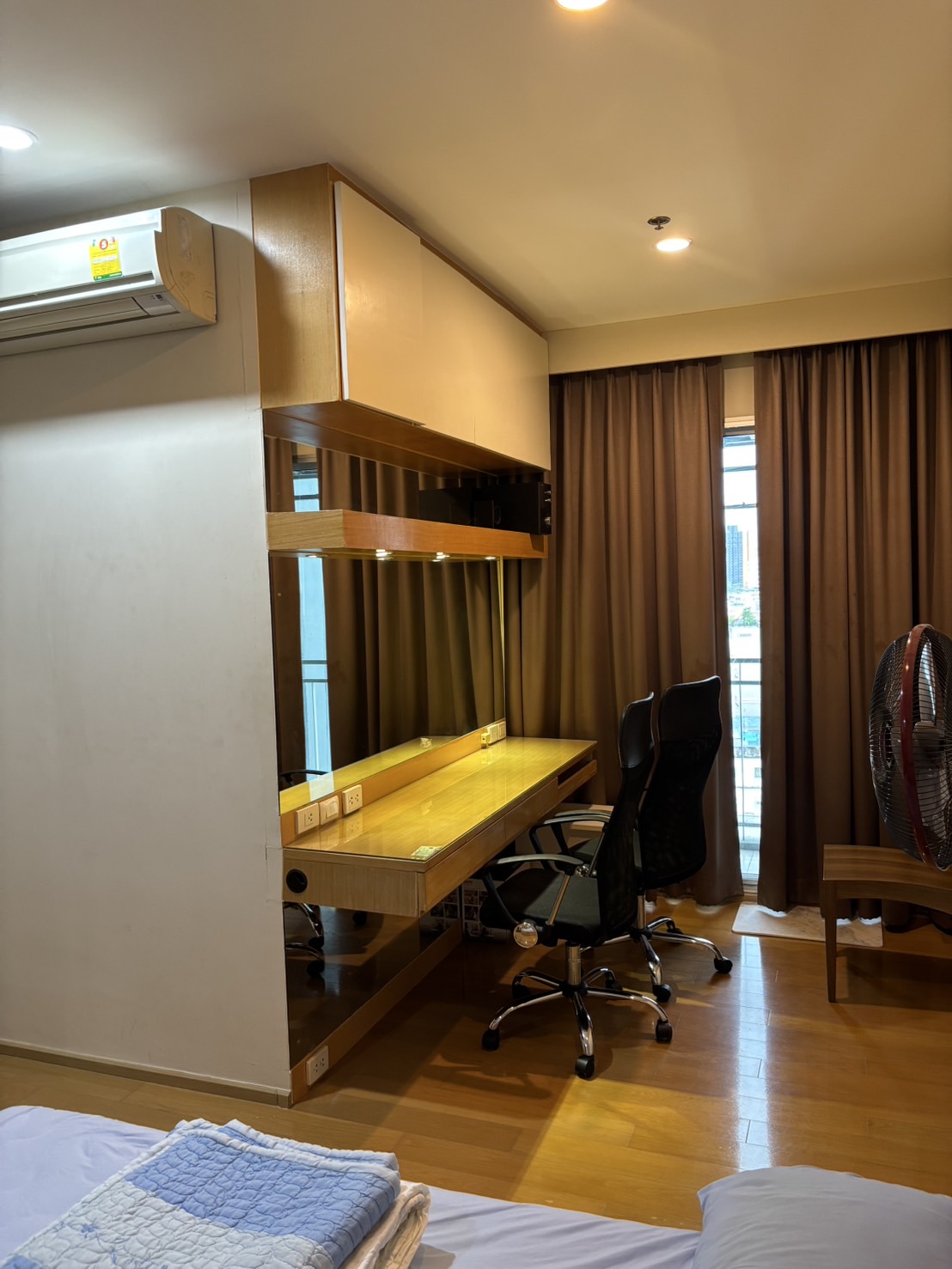 ðĄâĻ āđāļŦāđāđāļāđāļēāļāļāļāđāļ āđāļŪāļāđ āļŠāļēāļāļĢ / Hive Sathorn âĻ