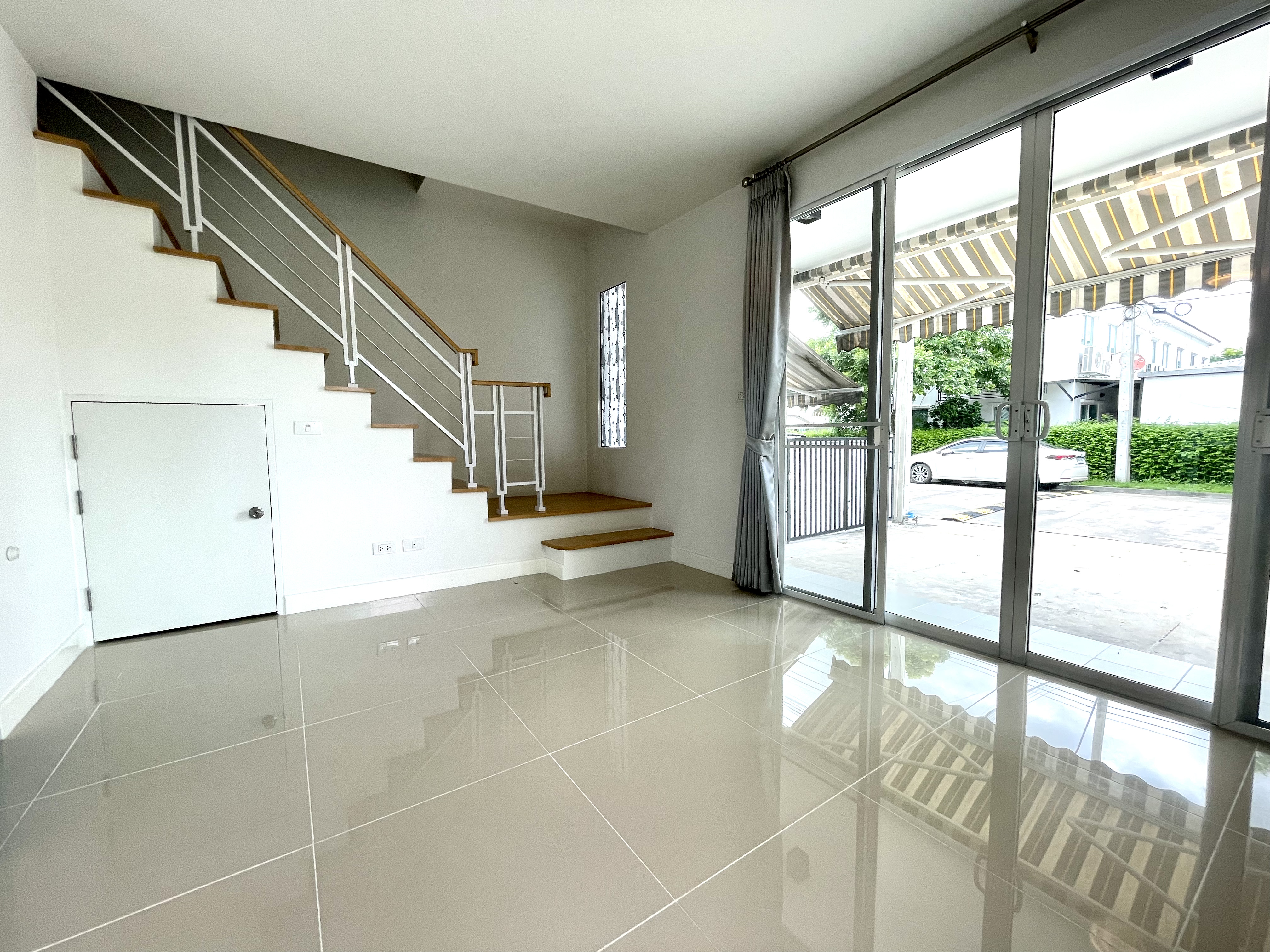 ขาย / ให้เช่าทาวน์โฮม 2 ชั้น โครงการ พลีโน่ วงแหวน-รามอินทรา Pleno Wongwaen-Ramintra 3 ห้องนอน 2 ห้องน้ำ ขนาด 29.9 ตรว