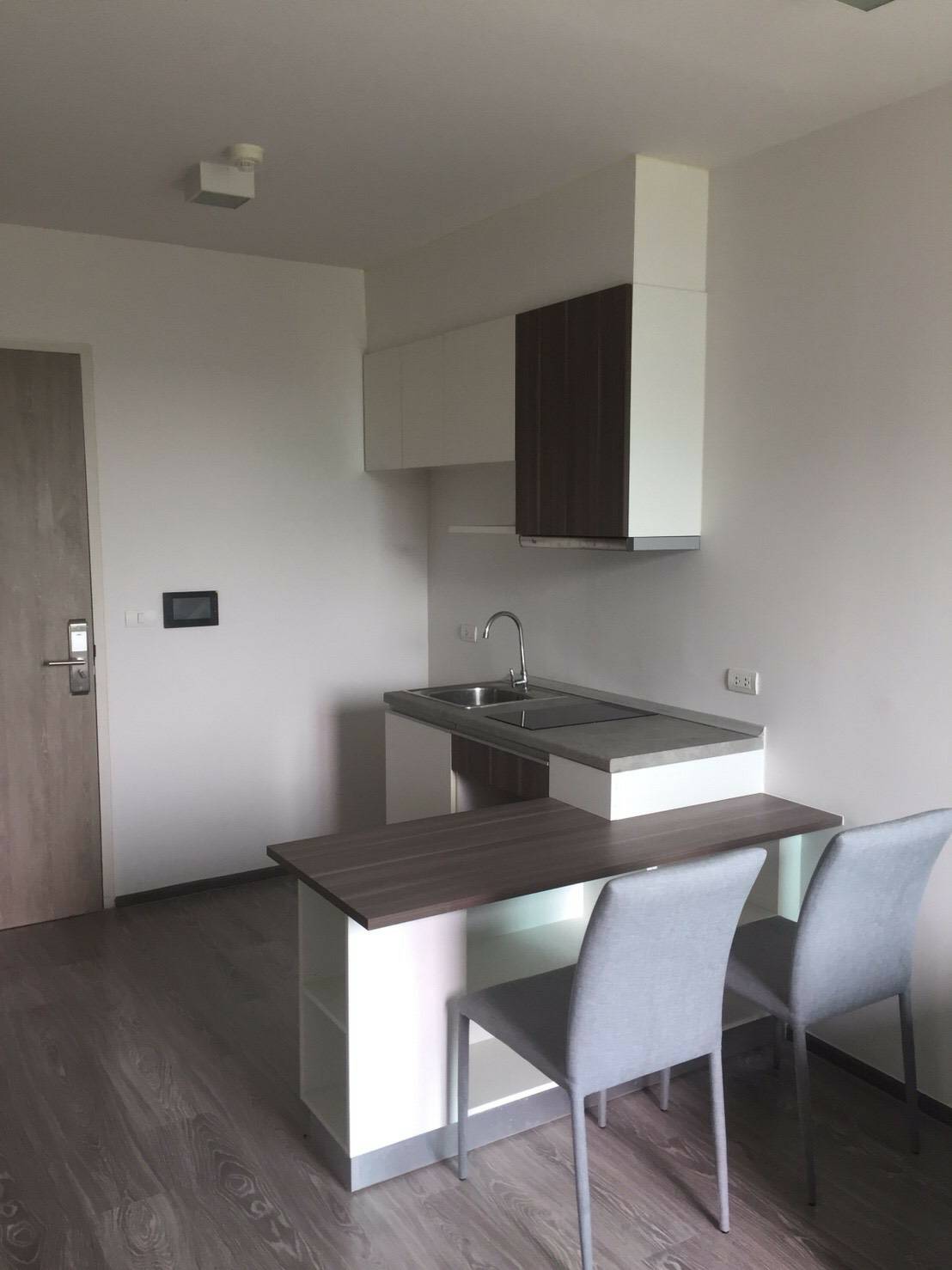 ขายคอนโดพร้อมผู้เช่าสัญญาเช่า 1 ปี โครงการ Zelle Rattanathibet (เซล รัตนาธิเบศร์) 1 ห้องนอน 1 ห้องน้ำ ขนาด 32ตารางเมตร