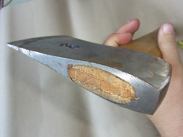 ขวาน สวีเดน CFL หน้าขวาน3นิ้วกว่า ด้ามไม้เดิมๆ พร้อมซอ งหนังอย่างดี ใหม่ เก่าเก็บ