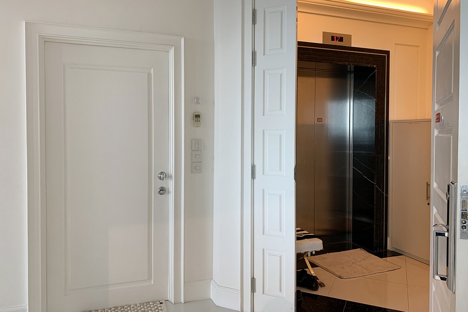 ให้เช่าคอนโด Royce Private Residences (รอย์ช ไพรเวท เรสซิเดนซ์ส) 2 ห้องนอน 2 ห้องน้ำ ขนาด 111.33 ตรม ชั้น 11