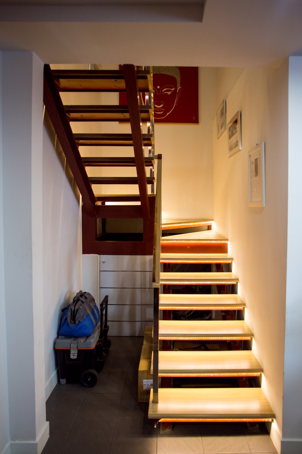 ขายคอนโด The Emporio Place (ดิ เอ็มโพริโอ เพลส) 1 ห้องนอน 1 ห้องน้ำ ขนาด 140 ตรม ชั้น 8 ห้องดูแพล็กซ์ อาคาร ซี