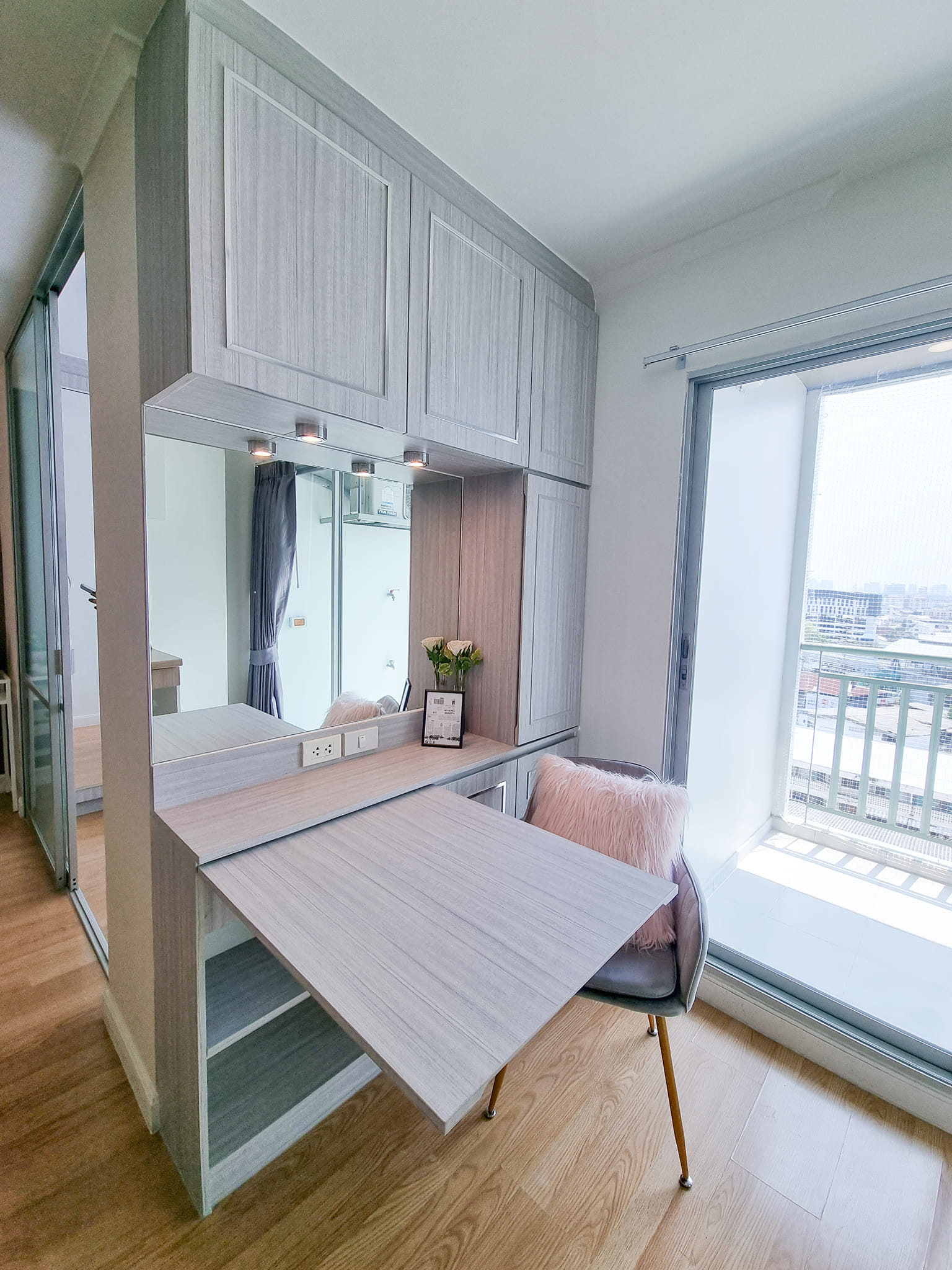 ขายคอนโด Lumpini Ville Latphrao - Chokchai 4 (ลุมพินี วิลล์ ลาดพร้าว - โชคชัย 4) 1 ห้องนอน 1 ห้องน้ำ ขนาด 28 ตร.ม.