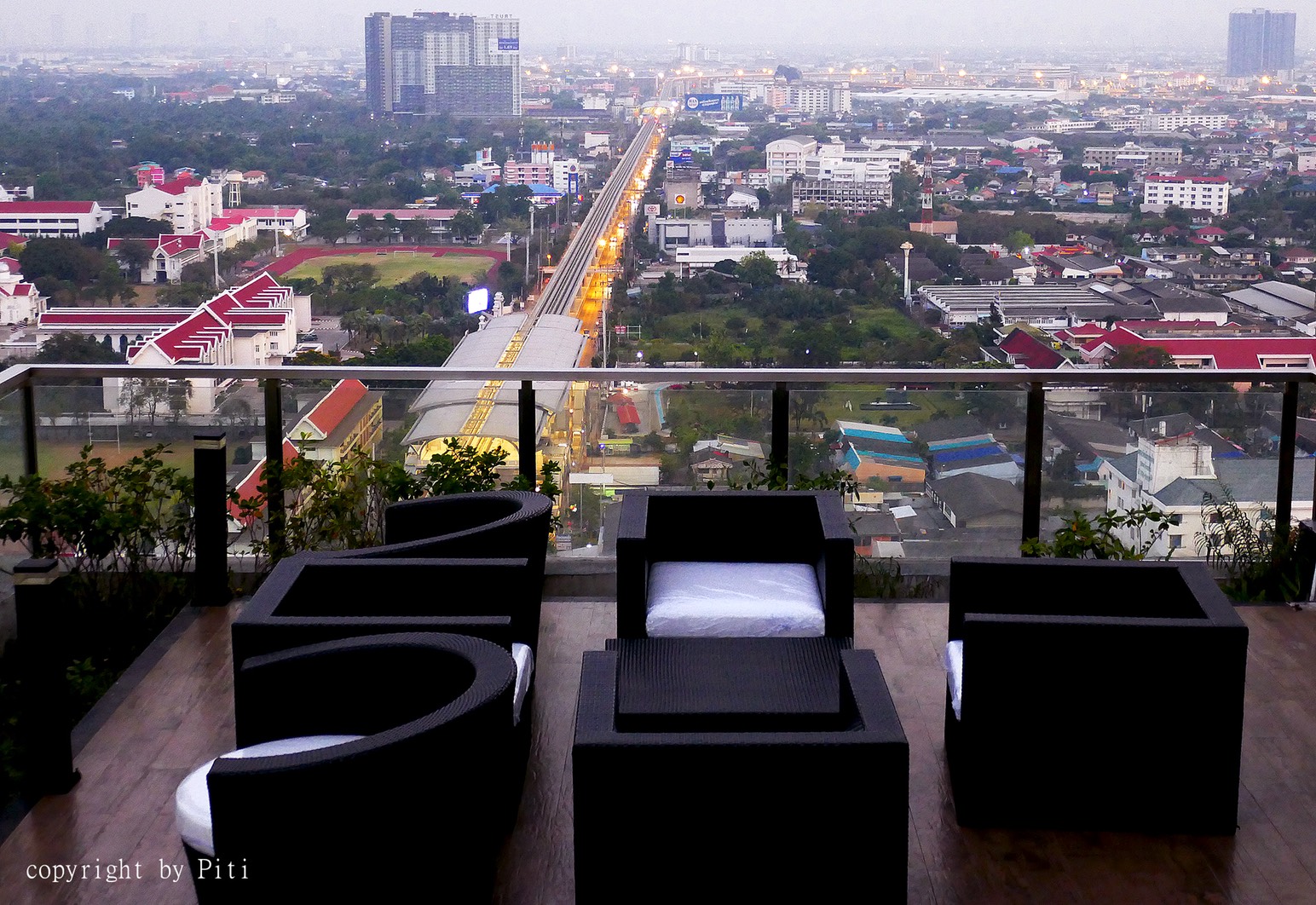 ขายคอนโด Knightsbridge Sky River Ocean (ไนท์บริดจ์ สกาย ริเวอร์ โอเชี่ยน) 1 ห้องนอน วิวโค้งแม่น้ำ