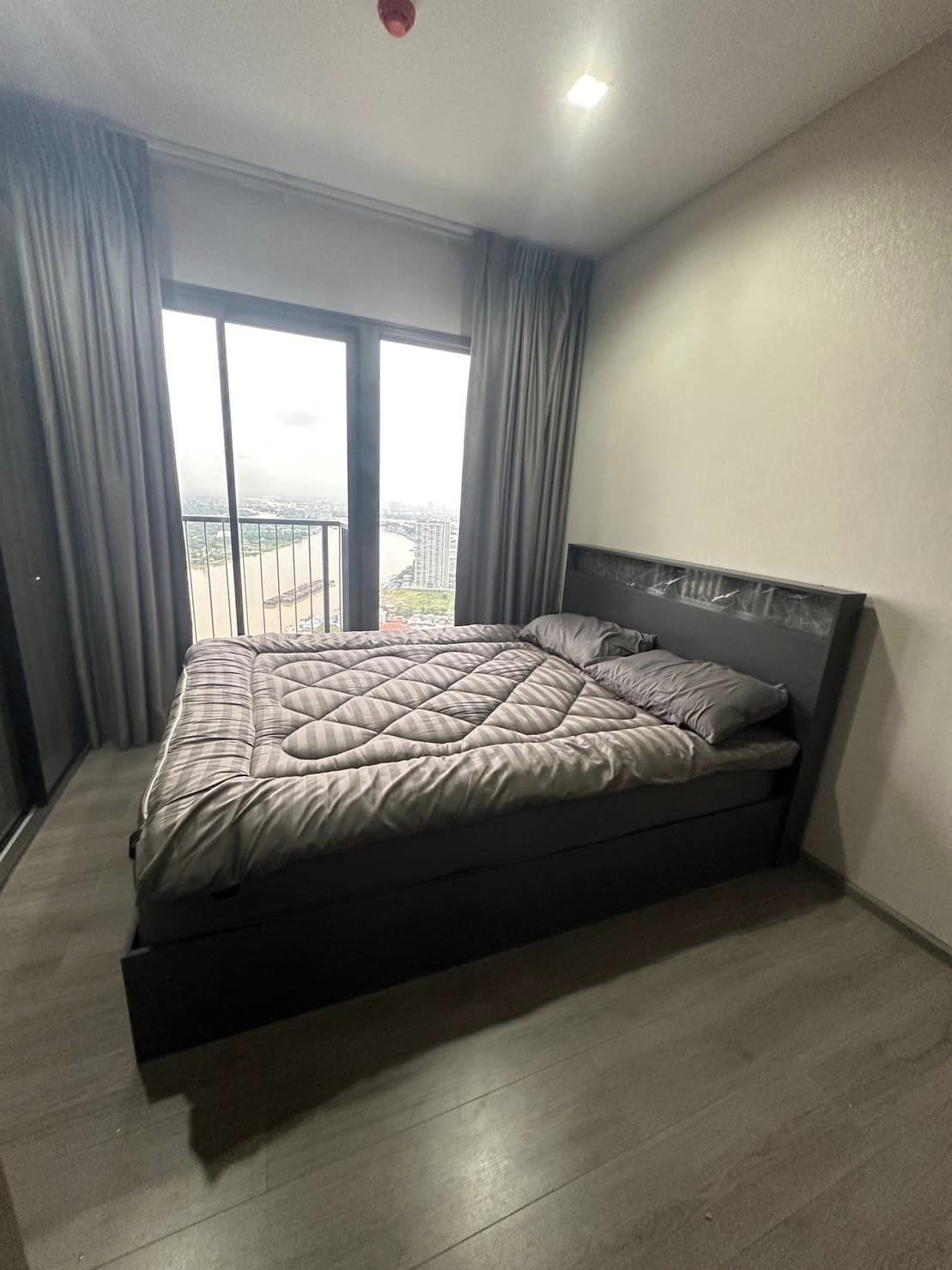 ให้เช่า คอนโด The Politan Aqua : เดอะ โพลิแทน อควา ริมแม่น้ำเจ้าพระยา ใกล้รถไฟฟ้า 1 ห้องนอน