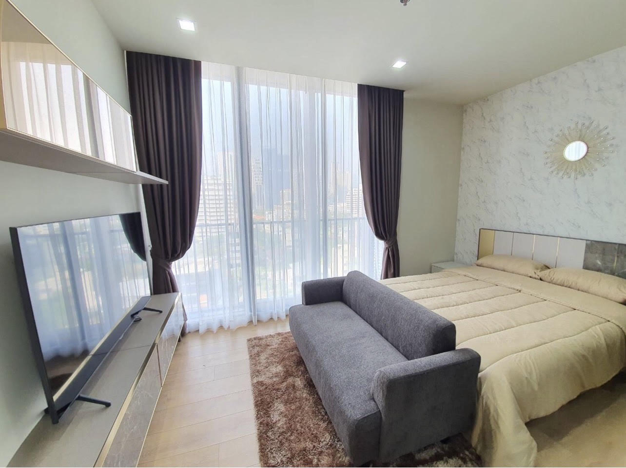 ให้คอนโด Noble Around Sukhumvit 33 (โนเบิล อราวน์ สุขุมวิท 33) ห้องแต่งครบพร้อมอยู่ 1 ห้องนอน 1 ห้องน้ำ ขนาด 30 ตรม