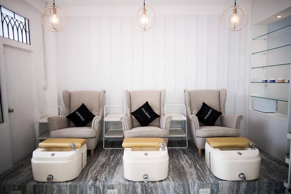 ให้เช่าตึกแถว ติดถนนอ่อนนุช หน้าปากซอยอ่อนนุช 47 ร้านเดิมเปิดเป็นร้านทำผม ทำเล็บ ทั้งหมด 4 ชั้น