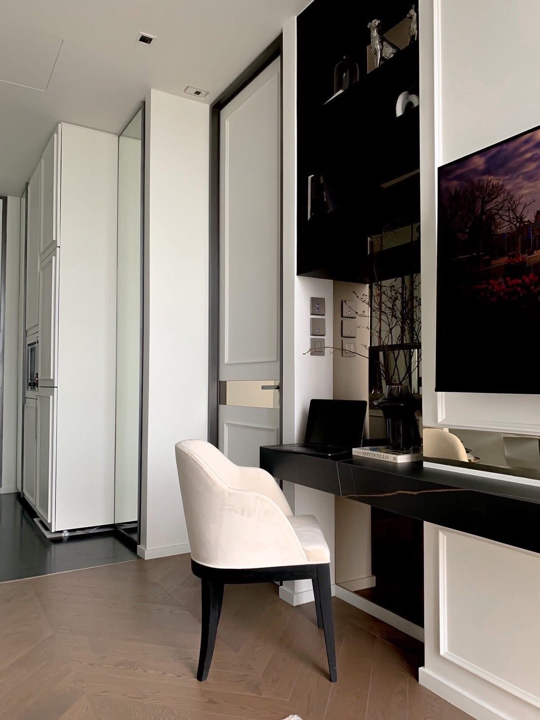 ให้เช่าคอนโด ทเวนตี้เอท ชิดลม / For Rent 28 Chidlom (English below)