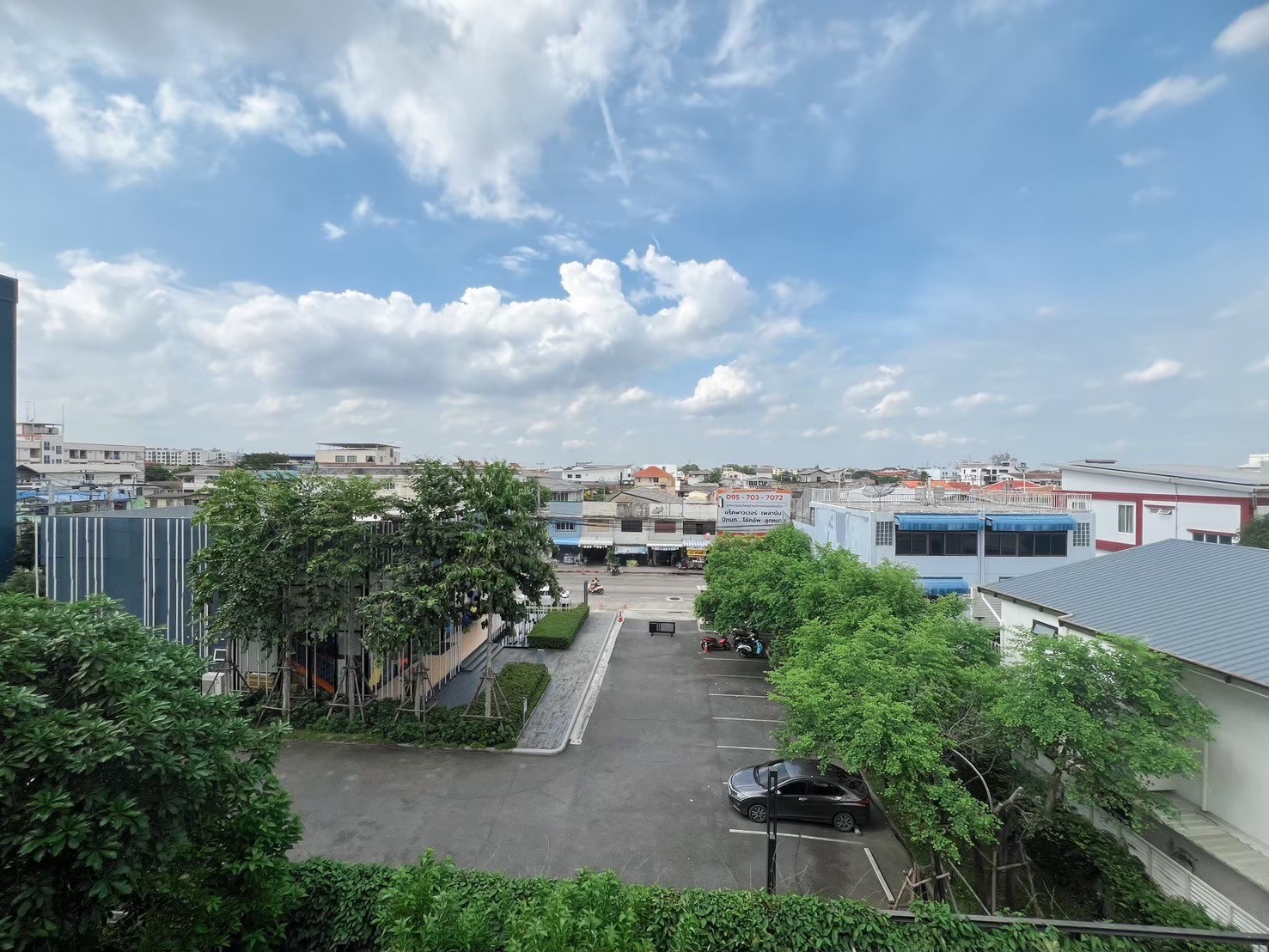 ให้เช่าคอนโด ชีวาทัย ฮอลล์มาร์ค ลาดพร้าว–โชคชัย 4 เฟส 2 / For Rent Chewathai Hallmark Ladprao–Chokchai 4 Phase 2 (English below)