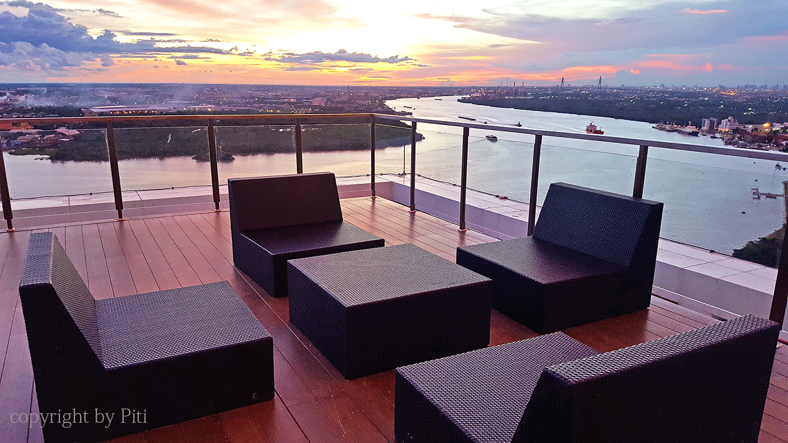 ขายคอนโด Knightsbridge Sky River Ocean (ไนท์บริดจ์ สกาย ริเวอร์ โอเชี่ยน) 1 ห้องนอน วิวโค้งแม่น้ำ