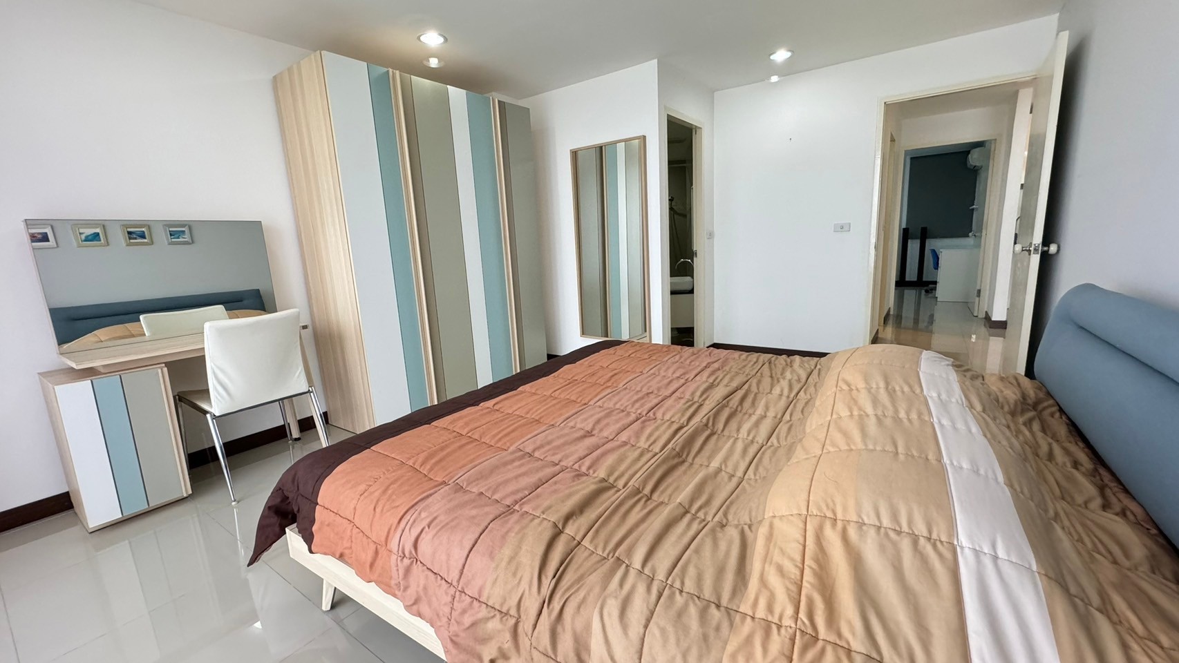 ให้เช่าคอนโด Rama Harbour view condo (รามา ฮาร์เบอร์ วิว คอนโด) ชั้น 7 วิวทะเล 2 ห้องนอน 2 ห้องน้ำ ขนาด 110 ตรม + พื้นที่ระเบียง