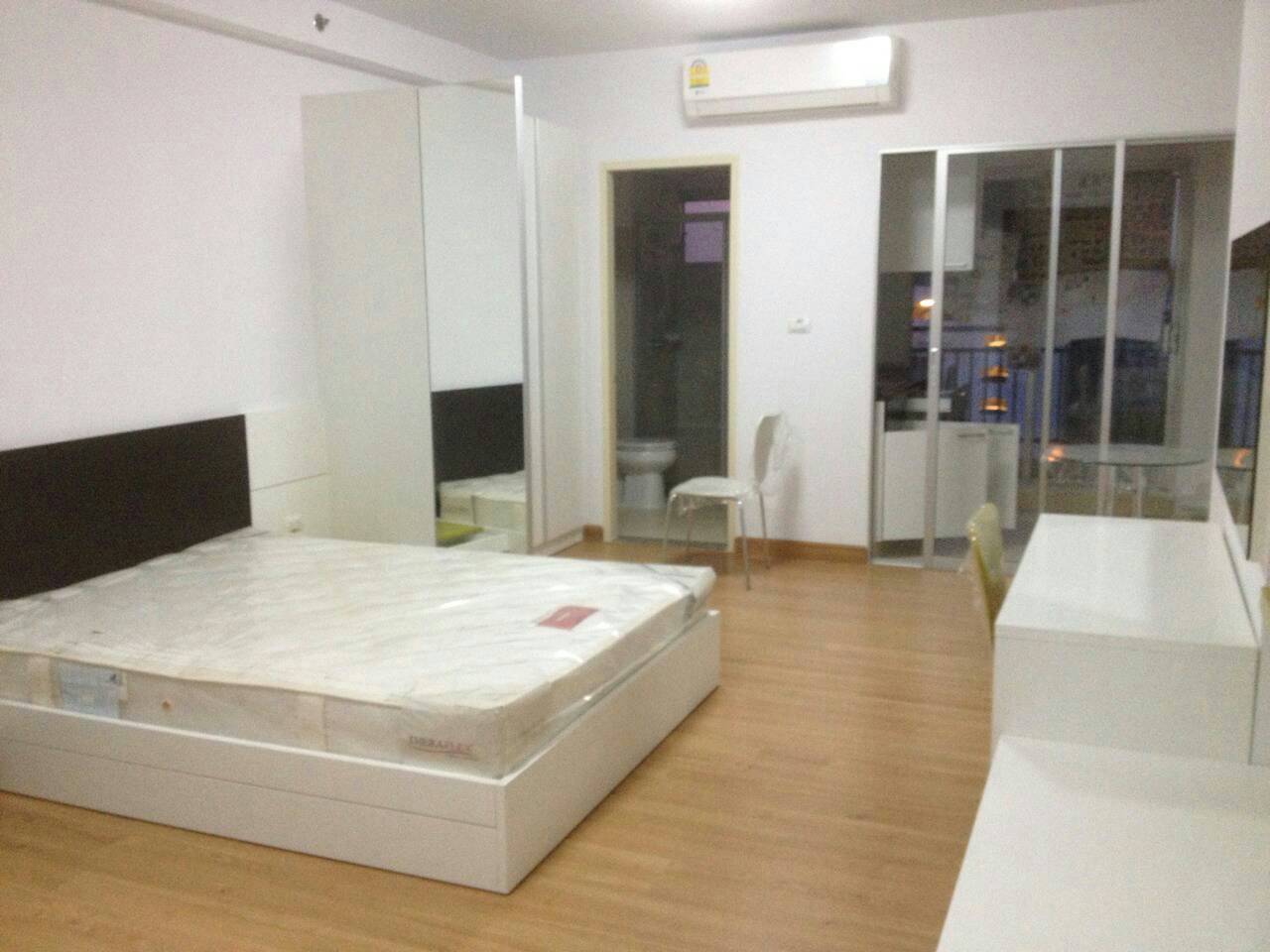 ให้เช่า/ขาย Condo Supalai Park Asoke-Ratchada ห้อง studio ชั้น 7 พื้นที่ 34 ตร.ม เช่า 12500 / เดือน ขาย 2.55 ล้าน วิวถนนพระราม 9 พร้อมเฟอร์นิเจอร์