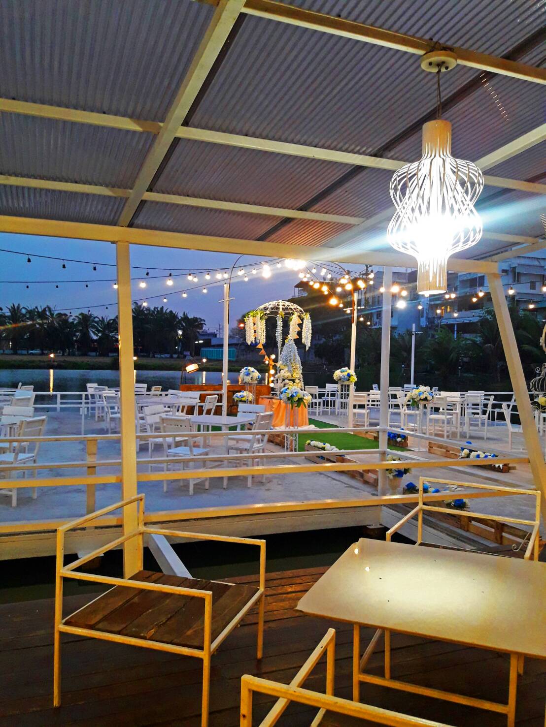 รหัสทรัพย์ 71220 Garden Of Love บริการสถานที่จัดเลี้ยงงานสังสรรค์ในรูปแบบส่วนตัวมีบริการทั้งเรือนแพริมน้ำ