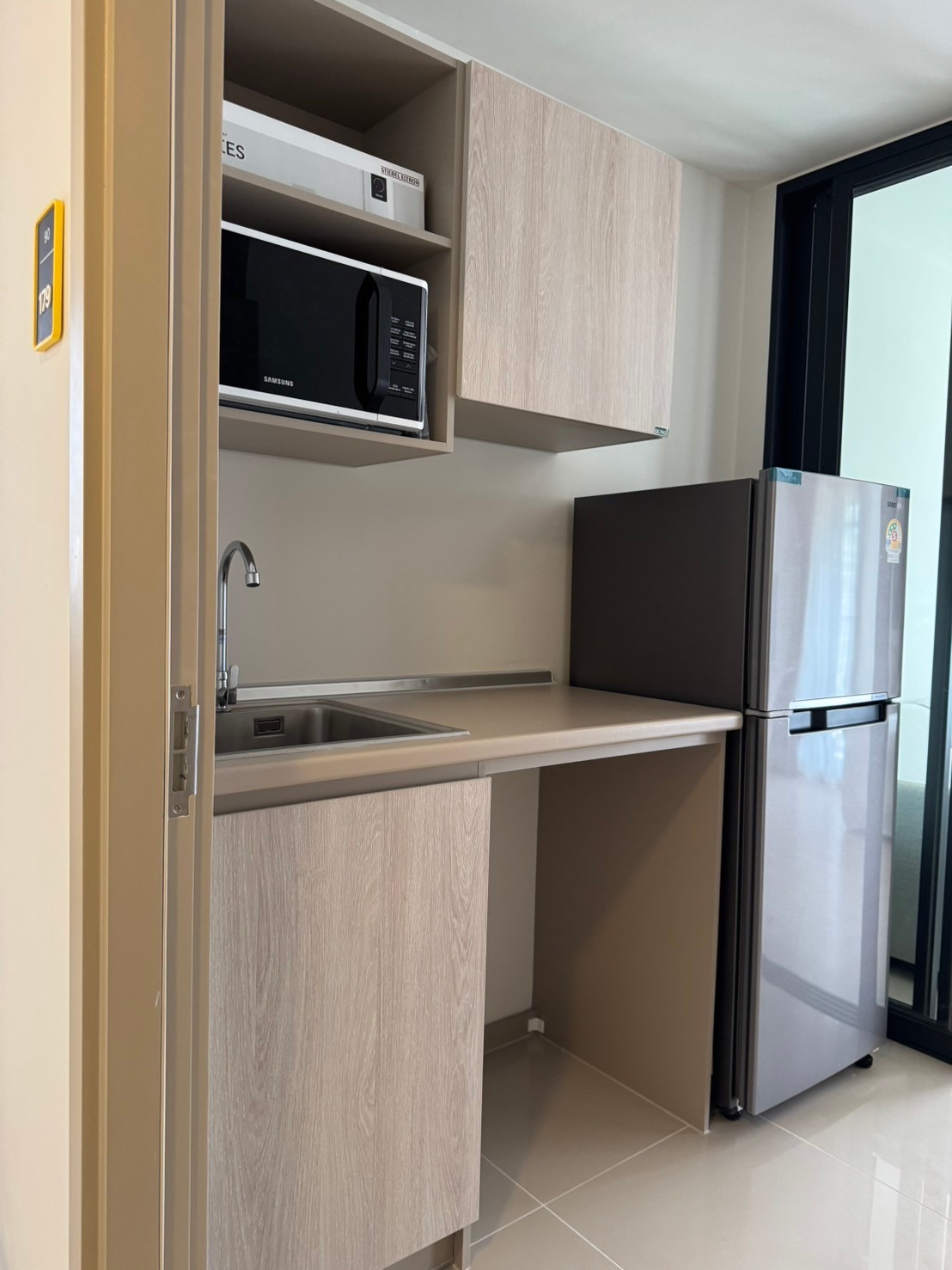 ให้เช่าคอนโดใหม่ใกล้ ม.ธรรมศาสตร์ มีรถรับ-ส่งถึงหน้า ม. dcondo Shine Rangsit (ดีคอนโด ชายน์ รังสิต) ห้องใหม่ไม่เคยปล่อยเช่า ด่วนก่อนเต็มนะจ๊ะ