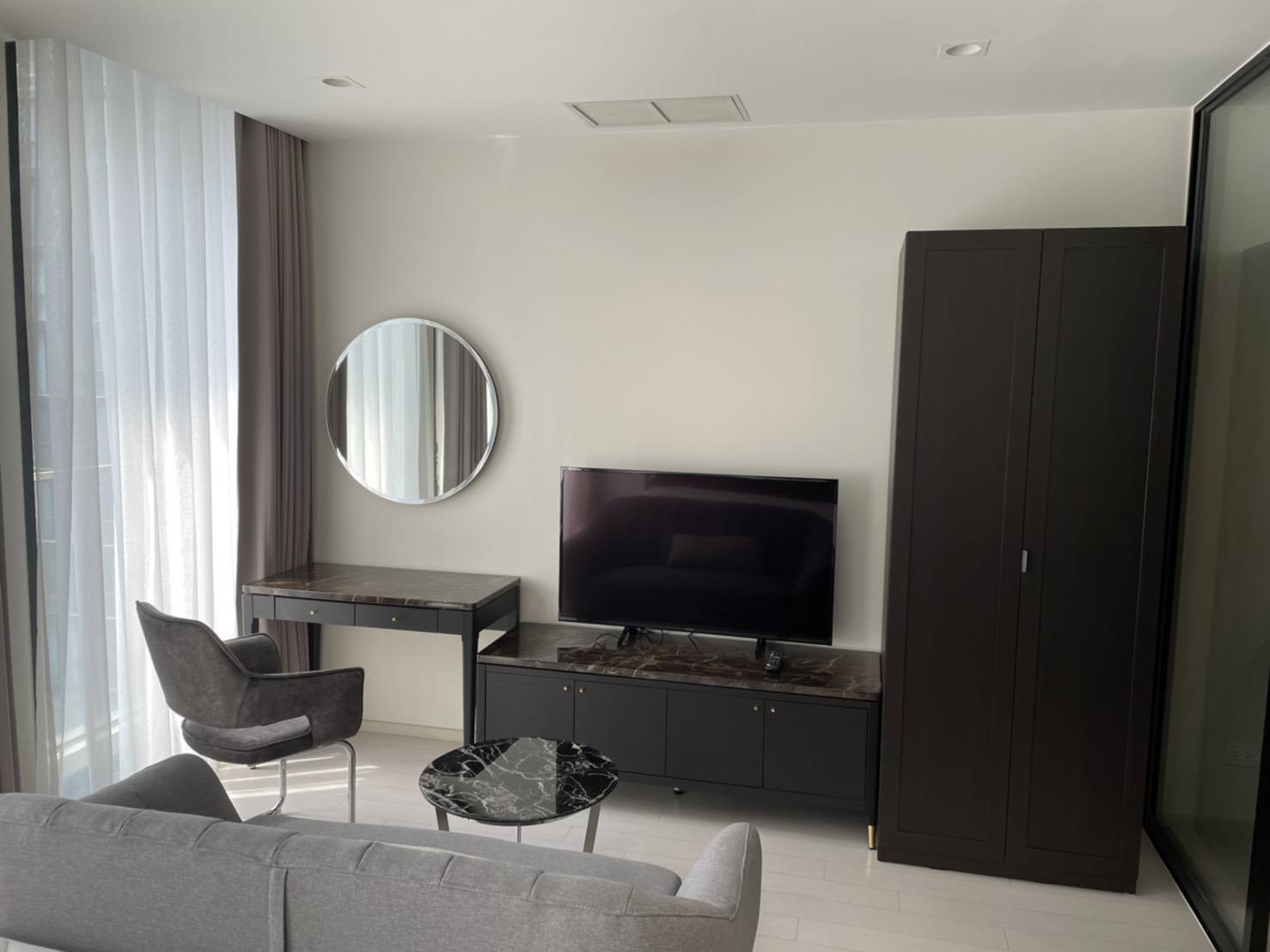 ให้เช่าคอนโด Noble Ploenchit (โนเบิล เพลินจิต) 1 ห้องนอน 1 ห้องน้ำ ขนาด 44.5 ตรม ชั้น 12A ห้องแต่งครบพร้อมเข้าอยู่