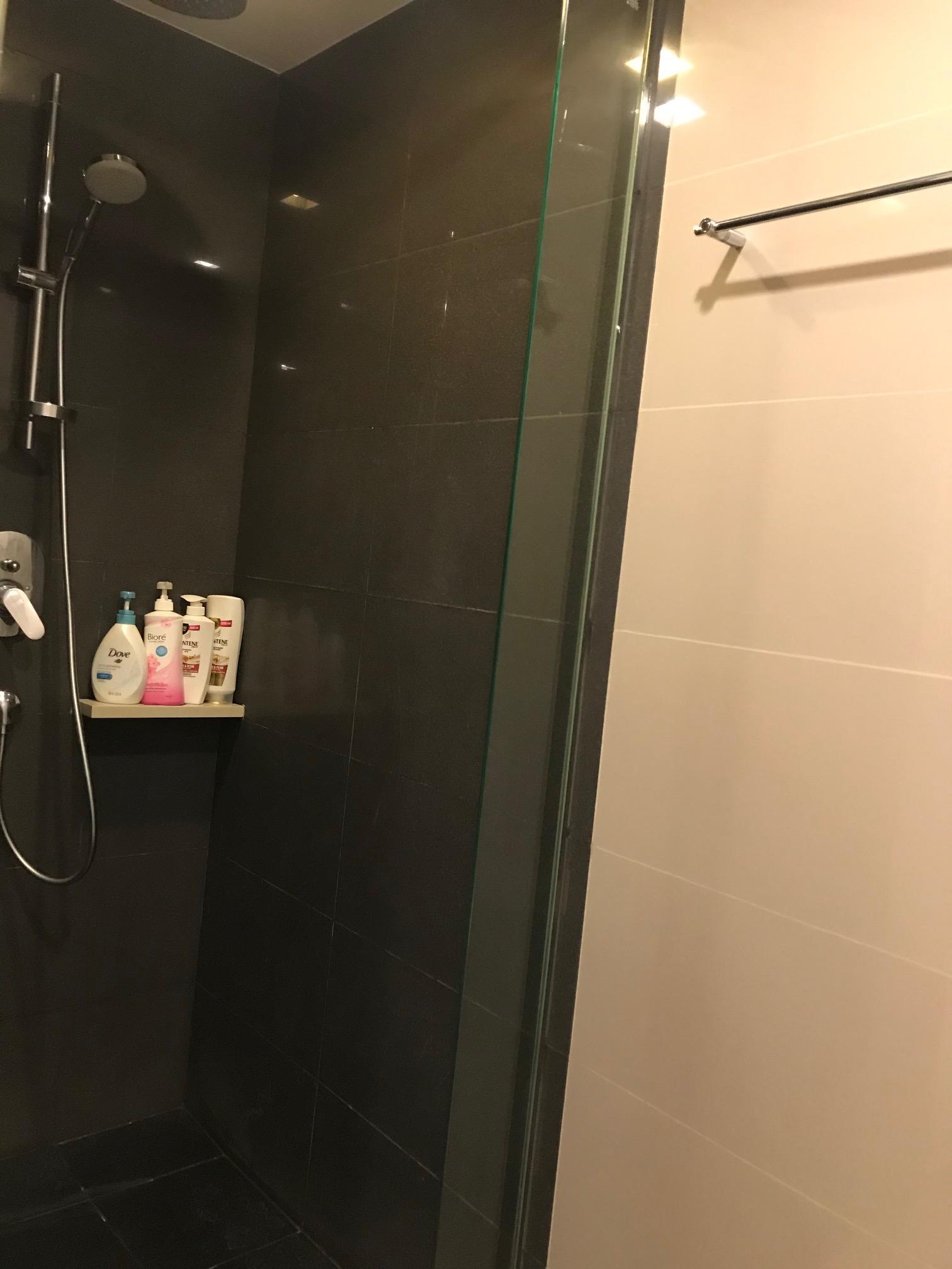 ขายคอนโด Via Botani (เวีย โบทานี)1 ห้องนอน 1ห้องน้ำ (ไม่มีอ่าง)ชั้น 4 ขนาด 35 ตรม ห้องแต่งครบ