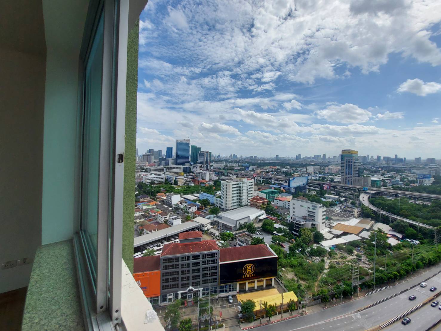 ขาย คอนโด ศุภาลัย ปาร์ค รัชโยธิน Supalai Park Ratchayothin ชั้น 24 ห้องมุม แบบ 2 ห้องนอน