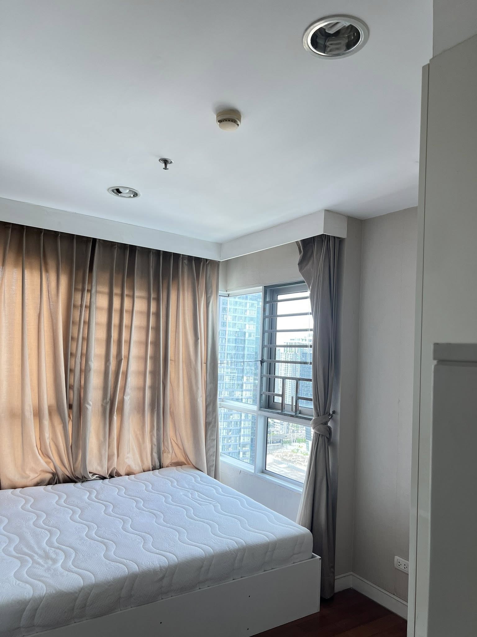 ให้เช่า / ขายคอนโด เบ็ล แกรนด์ พระราม 9 / For Sale Belle Grand Rama 9 (English below)