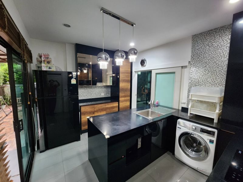 ขาย /ให้เช่า บ้านเดี่ยว 3 ชั้น หมู่บ้าน ลุมพินี สวนหลวงร.9 ราคาเช่า 85,000 บาท ต่อเดือนถูกและสวย