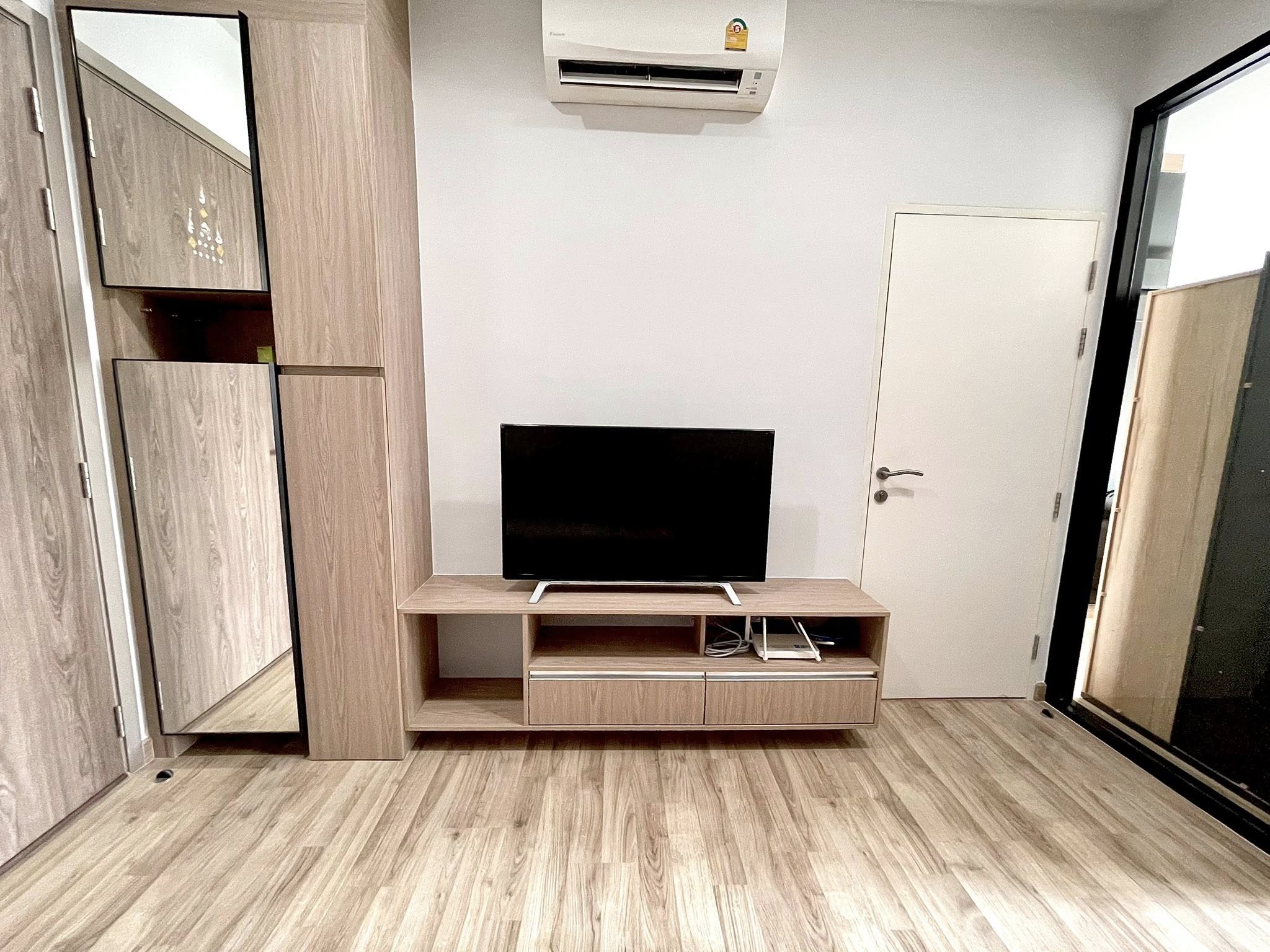 ขาย / ให้เช่าคอนโด ติด BTS แบริ่ง เดอะ นิช โมโน สุขุมวิท–แบริ่ง (The Niche MONO Sukhumvit–Bearing) 📍 สุขุมวิท 70 เพียง 250 เมตรจาก BTS แบริ่ง