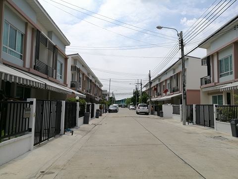 รหัสทรัพย์ 21961 ขายทาวน์โฮม Pleno รัตนาธิเบศร์-ชัยพฤกษ์ โครงการของ AP (บ้านค่อนข้างใหม่) พร้อมเข้าอยู่