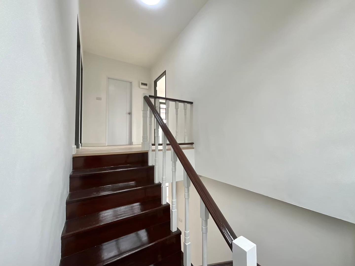 ด่วน! หลุดจอง บ้านเดี่ยว 2 ชั้น หนองจอก 70 ตรว. ราคาพิเศษ ฿3.29 ล้าน โอกาสสุดท้าย! เป็นเจ้าของบ้านเดี่ยวหลังใหญ่ โครงการ นันท์นลิน ปาร์คโฮม 3