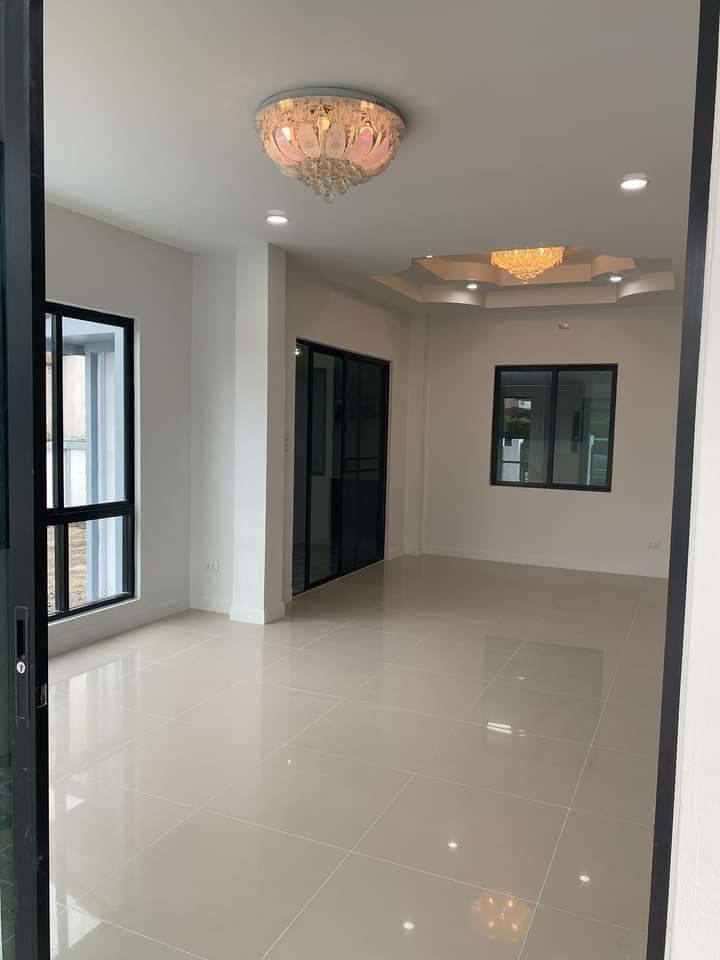 ขายบ้านเดี่ยว 2 ชั้น 56 ตร.วา 3 ห้องนอน 2 ห้องน้ำ โครงการ บ้านฟ้าปิยรมย์ เนสโต้ วงแหวนลำลูกกา-คลอง 6 บ้านหลังที่ 3 นับจากหน้าโครงการ