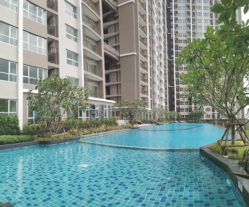 ขาย / ให้เช่า วิวสระสวย ห้องขนาด 30 ตรม Supalai Veranda Rama 9 (ศุภาลัย เวอเรนด้า พระราม 9) ไปประดิษฐ์มนูธรรม เพชรบุรี ราม