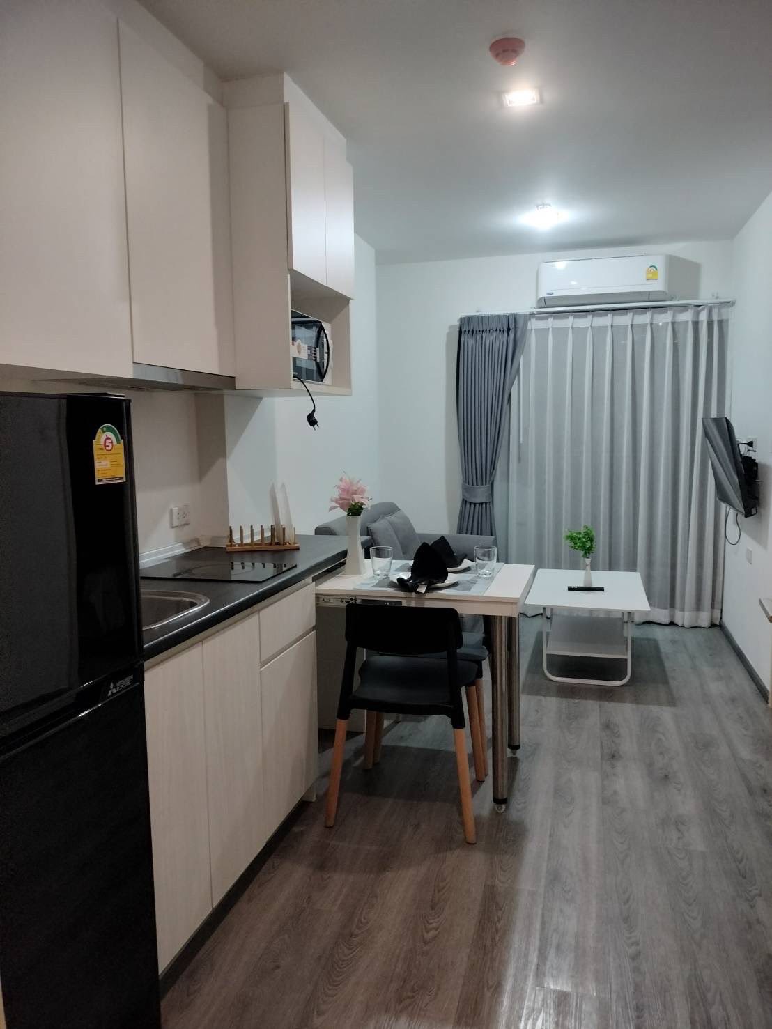 ให้เช่า Rich Park @ Triple Station พระราม 9 (ริชพาร์ค แอท ทริปเปิล สเตชั่น พระราม 9) 💥 คอนโดติดรถไฟฟ้า 3 สาย! ทำเลทองเชื่อมทุกจุดใจกลางเมือง!