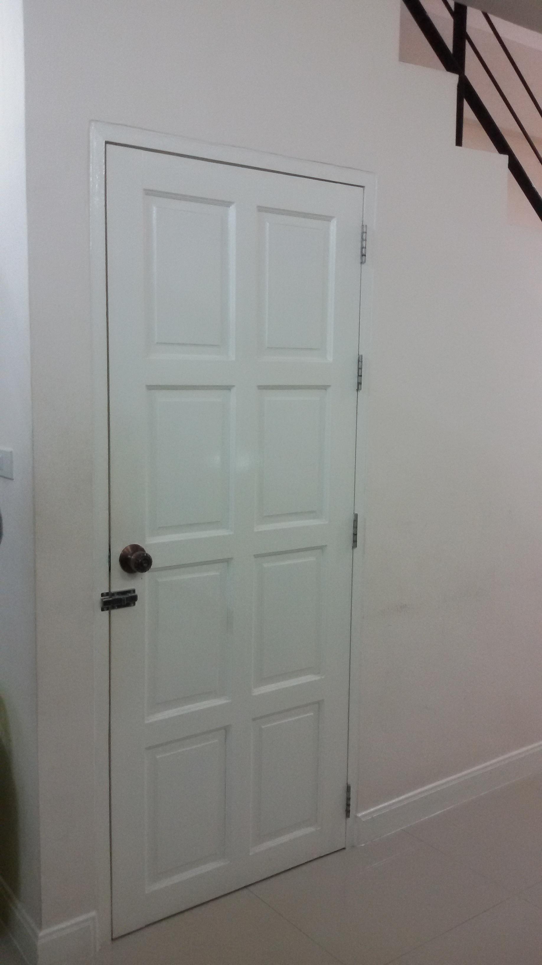 ขายตึกแถวอาคารพาณิชย์ 5 ชั้น ห้องมุม ชั้นลอยต่อเติมเต็มพื้นที่ มีชั้นใต้ดิน หน้ากว้าง 6 เมตร ตัวตึกติดถนนใหญ่