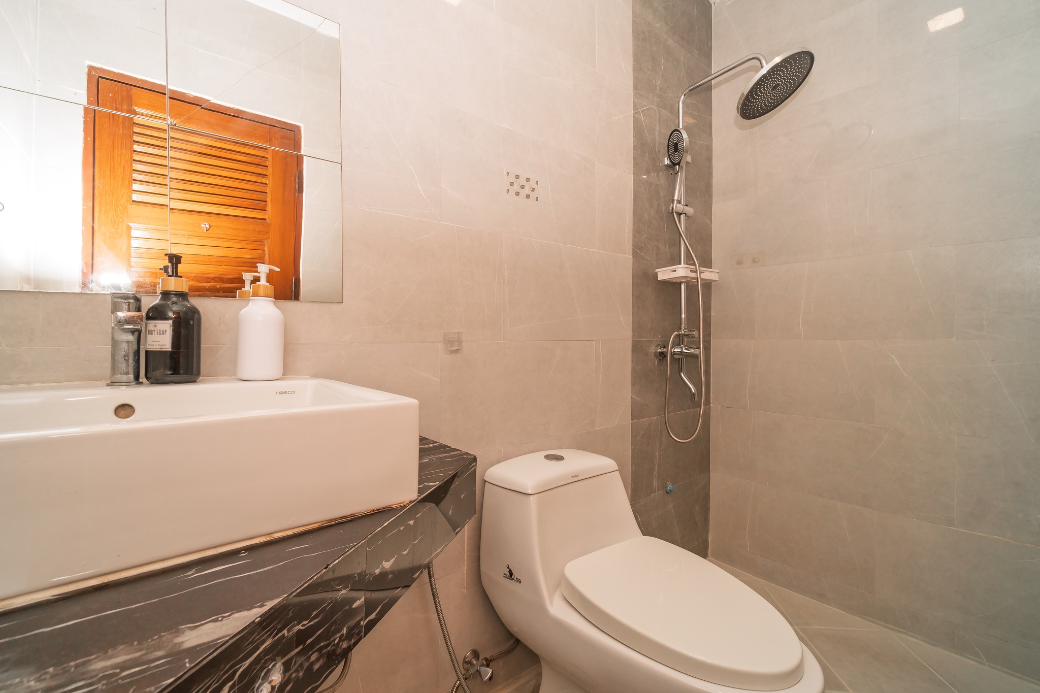 🏡 ให้เช่าทาวน์โฮมหรู Tropical House ทองหล่อ 25 / For Rent Tropical House Thonglor 25 ( English below )