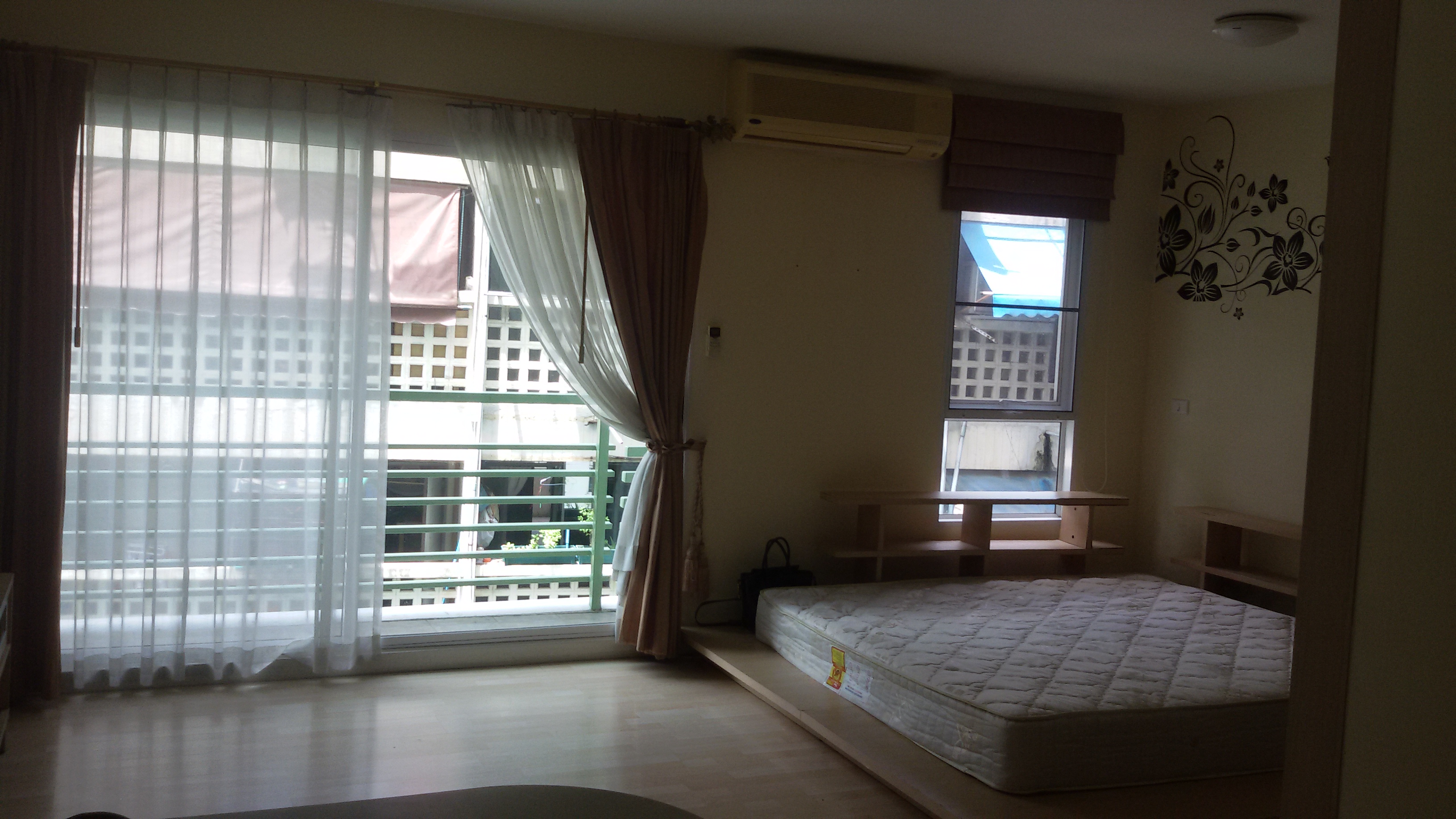 คอนโด Phahol Metro พหล เมทโทร (พหลโยธิน 14) ให้เช่าห้องสตูดิโอ ราคา 13000 ต่อเดือน พื้นที่ 35 ตร.ม