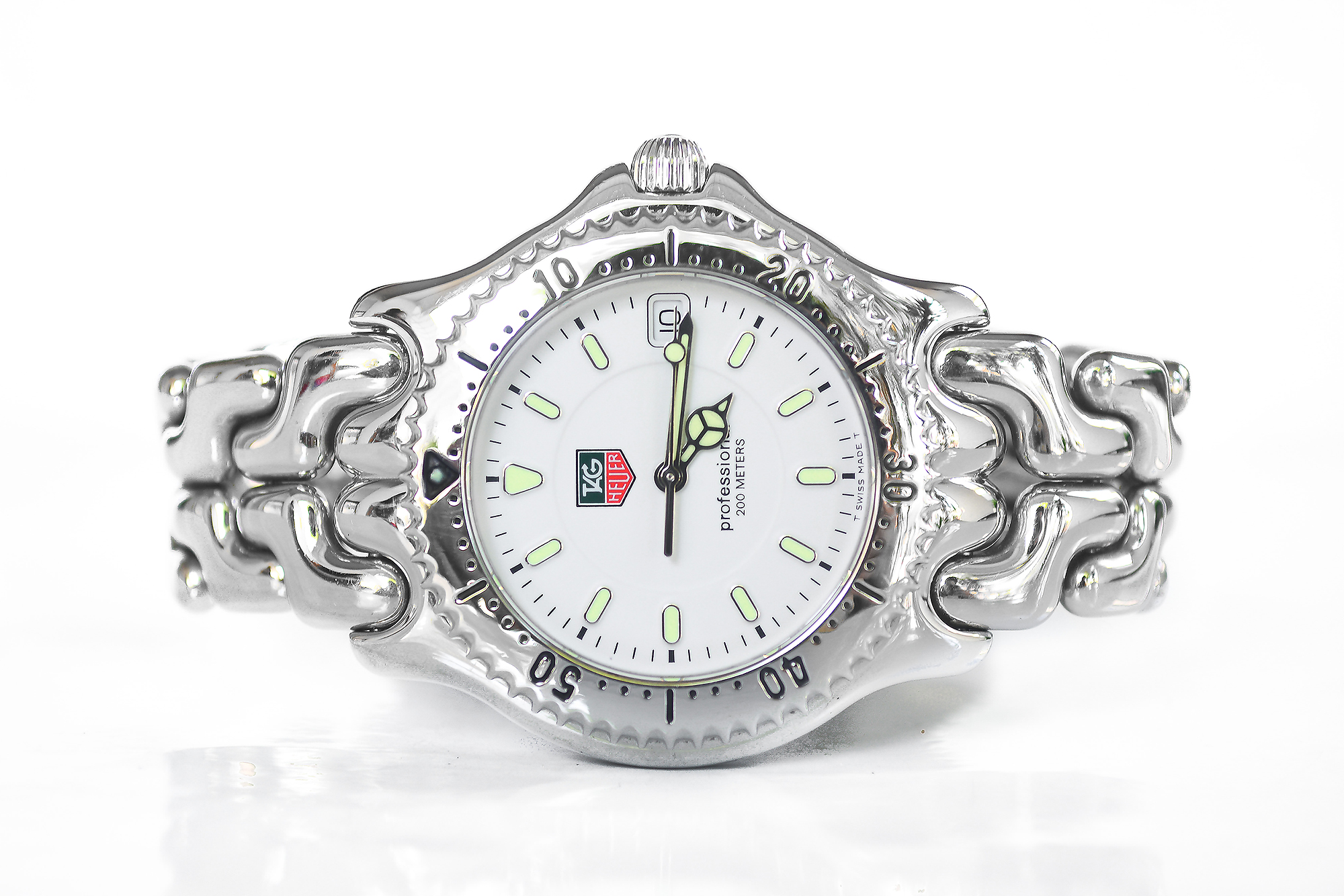 Tag Heuer ก้างปลา King size Quartz หน้าขาว (Sold)
