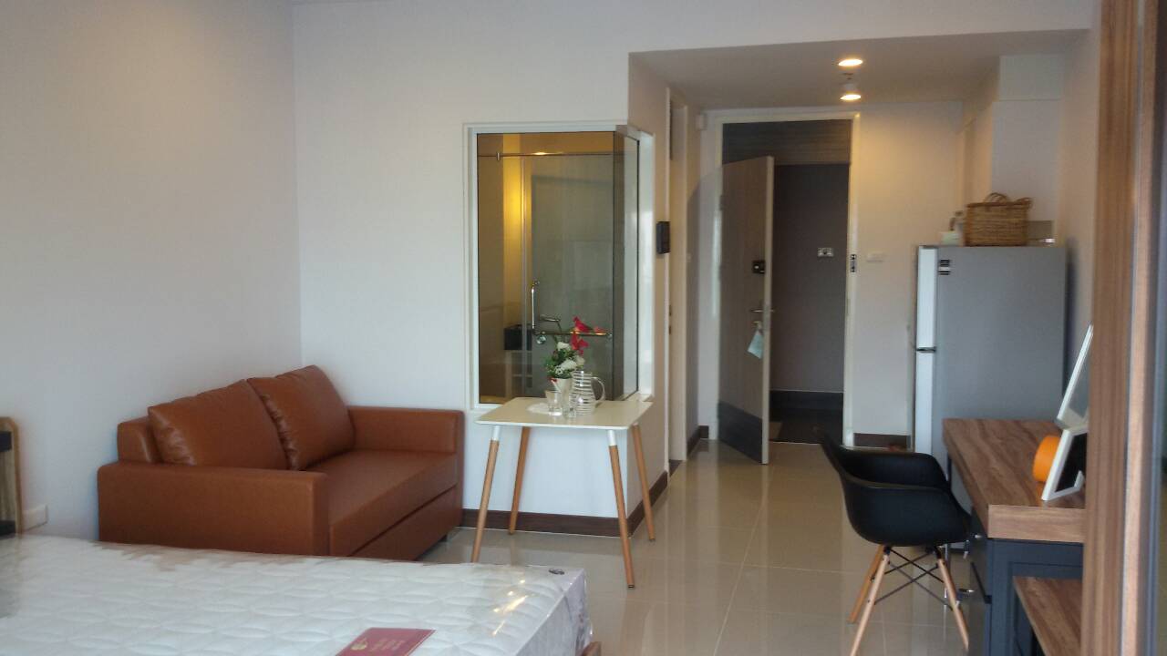 คอนโด Supalai Premier@asoke ให้เช่า ห้องสตูดิโอ ราคา 17000 / เดือน พื้นที่ 35 ตร.ม ชั้น 26 พร้อมเฟอร์ คอนโดอยู่ใกล้ MRT เพชรบุรี เพียง 150 เมตร ใกล้ BTS อโศก และ Airport Rail Link.