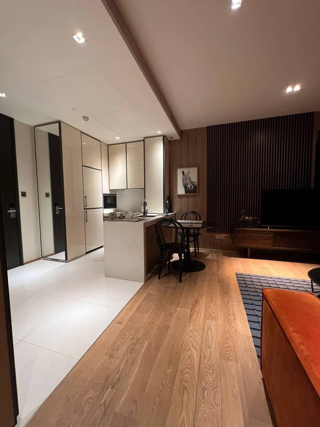 ให้เช่าคอนโด BEATNIQ Sukhumvit 32 (บีทนิค สุขุมวิท 32) คอนโดมิเนียม ลักซ์ชัวรี ใจกลางสุขุมวิท