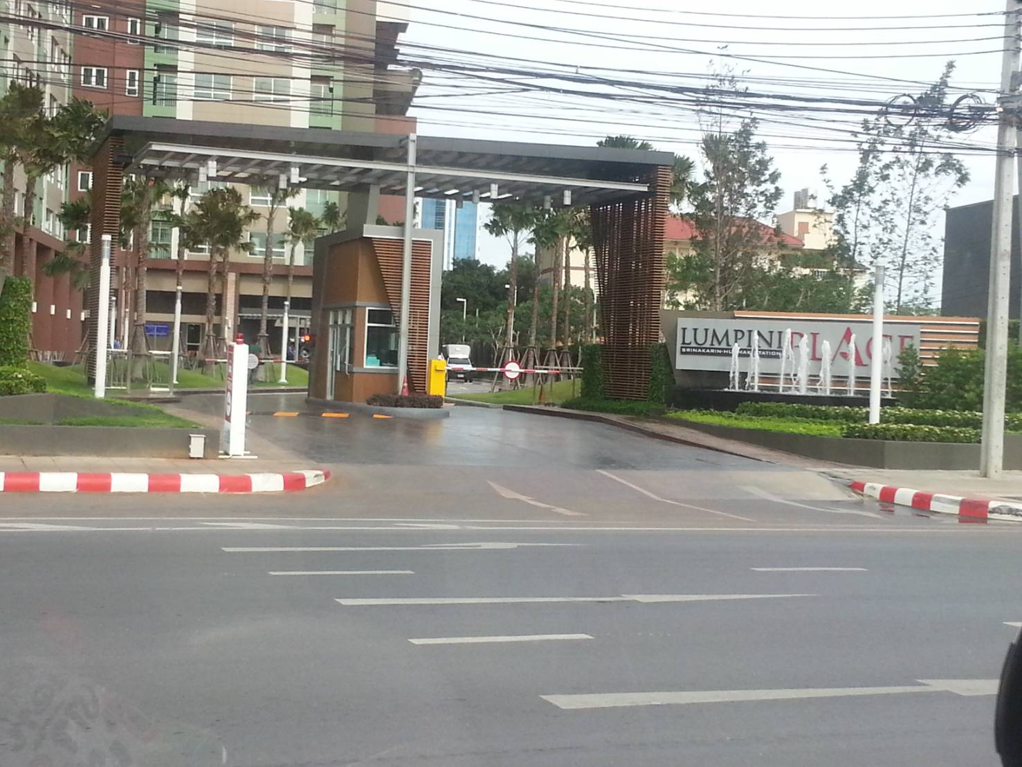 ให้เช่าคอนโด Lumpini Place Srinakarin - Huamak Station (ลุมพินี เพลส ศรีนครินทร์-หัวหมาก สเตชั่น) 1 ห้องนอน 1 ห้องน้ำ ขนาด 26 ตร.ม.