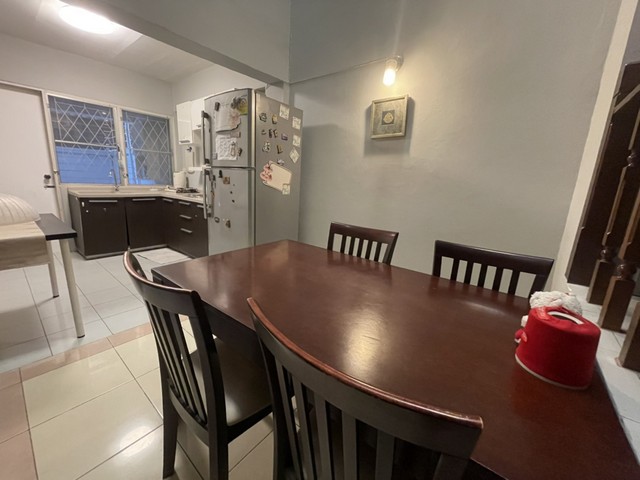 ให้เช่า ทาวน์โฮม รัชดา-สุทธิสาร 5 ห้องนอน (170 m2) ใกล้ MRT สุทธิสาร/ห้วยขวาง 35,000 บาท/เดือน !!