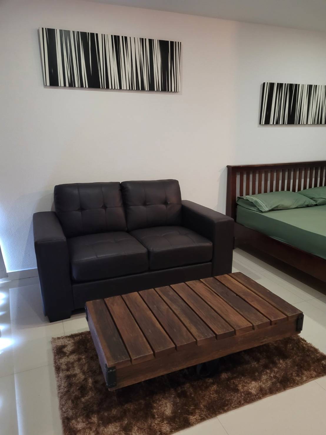 ให้เช่าคอนโด Sukhumvit Suite (สุขุมวิท สวีท) ห้องสตูดิโอ 1 ห้องน้ำ ขนาด 30 ตรม ชั้น 17 วิวโล่ง ห้องตกแต่งพร้อมเข้าอยู่