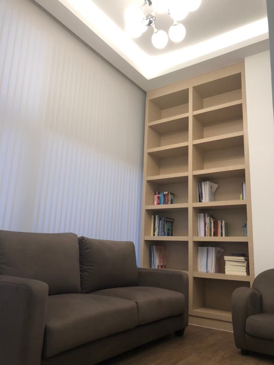 ขายออฟฟิศติดสถานี BTS สุรศักดิ์ ทําเลดีย่านสีลม บนถนนสาทรเหนือ สะดวกใกล้ทางด่วน ติดทางขึ้นลงสถานีรถไฟฟ้า bts สุรศักดิ์