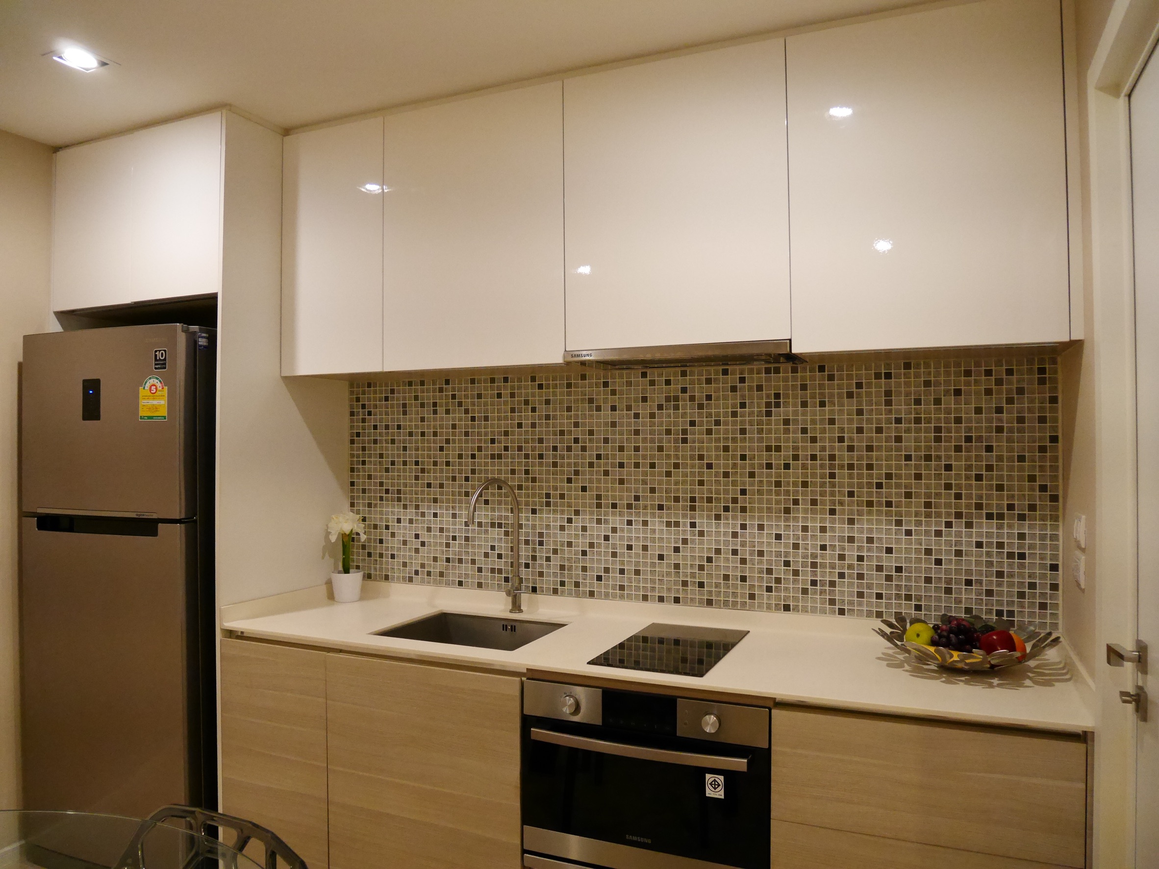 ห้เช่าคอนโด The Room Sukhumvit 21 (เดอะ รูม สุขุมวิท 21 อโศก ) 1 ห้องนอน 1 ห้องน้ำ ขนาด 50 ตรม