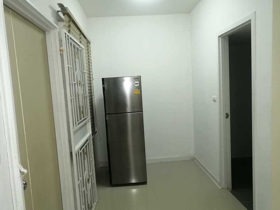 ให้เช่า ทาวเฮ้าส์ 2 ชั้น ในหมู่บ้านนิรันดร์วิลล์ 10 ต้นโครงการ 3 ห้องนอน 2 ห้องน้ำ