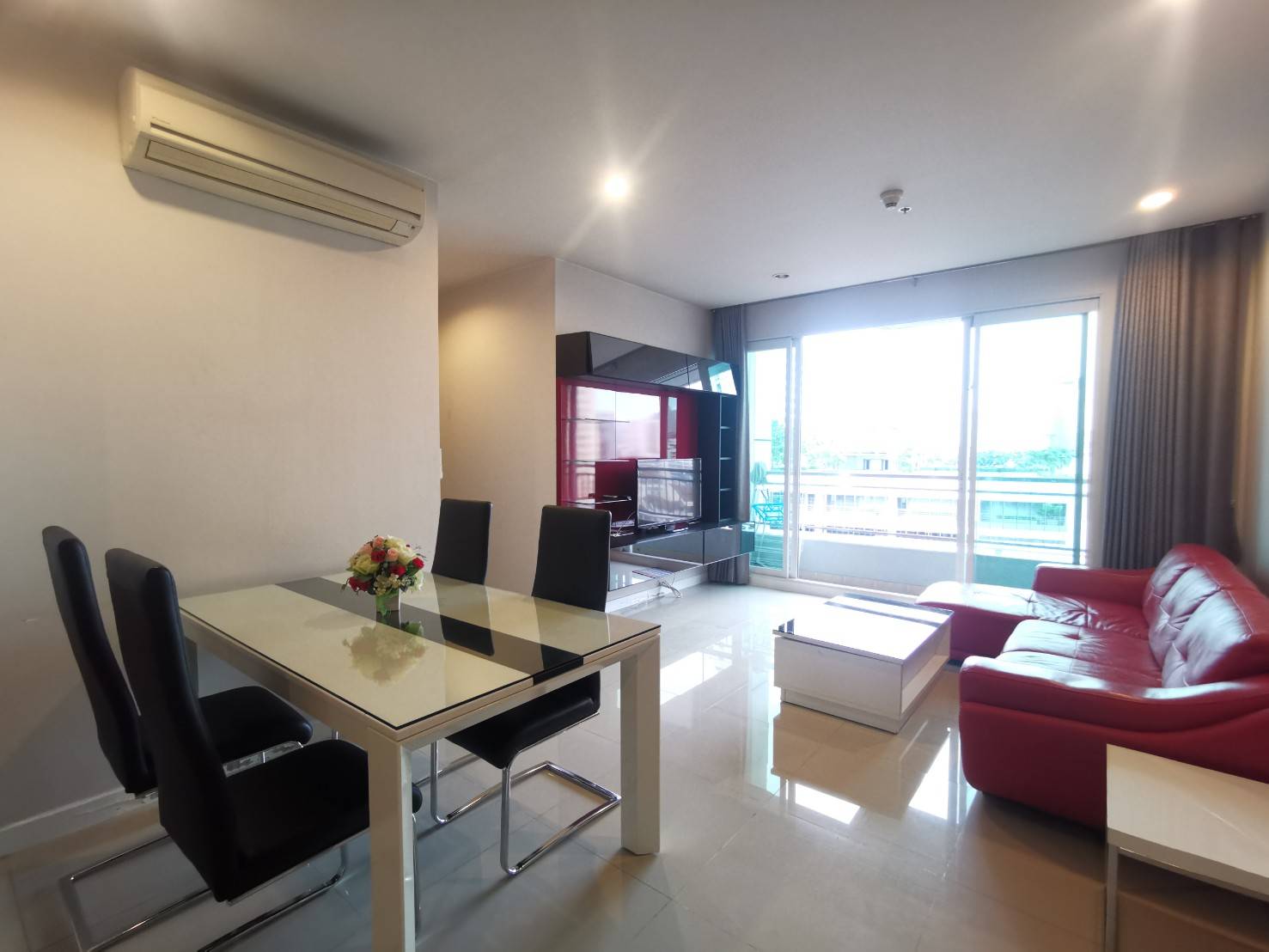 ให้เช่าคอนโด Circle Condominium (เซอร์เคิล คอนโดมิเนียม) 2 ห้องนอน 2 ห้องน้ำ ขนาด 75 ตรม ชั้น 12