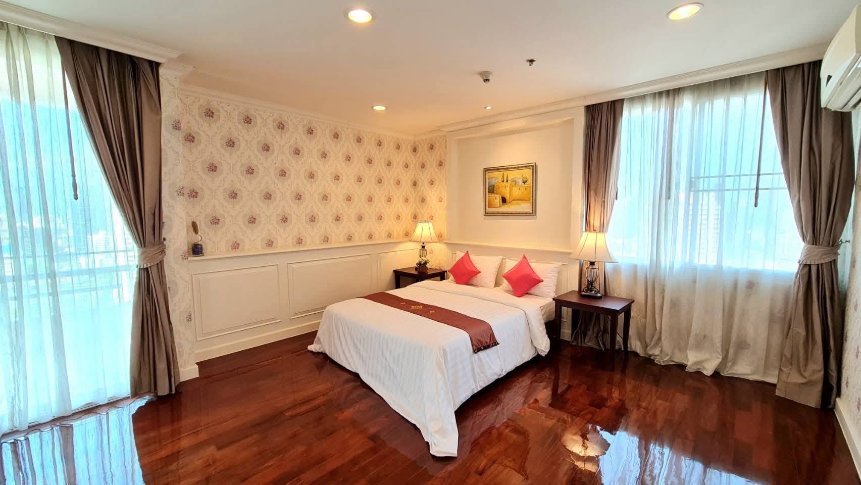 ให้เช่า Penthouse Duplex – ปิยะทิพย์ เพลส สุขุมวิท 39 / For Rent Penthouse Duplex – Piyathip Place Sukhumvit 39 (English below)