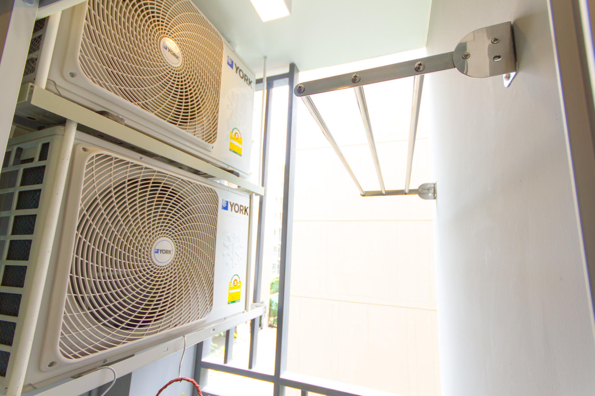 ขายคอนโดThe Kith Plus Sukhumvit 113 (เดอะ คิทท์ พลัส สุขุมวิท 113) 2 ยูนิต ตกแต่งครบพร้อมเข้าอยู่ ยูนิตที่1 แบบ 1 ห้องนอน 1 ห้องน้ำ ตึก A ชั้น 3