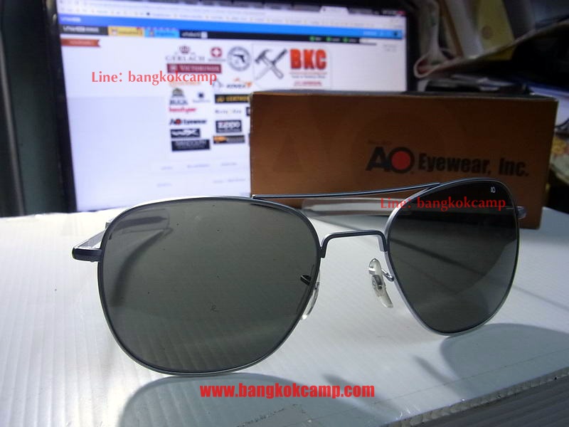 แว่นกันแดด แว่นนักบิน AO Original Pilot ...Matte Chrome (สีเงินด้าน) เลนส์เทา...Made in USA ใหม่ แท้