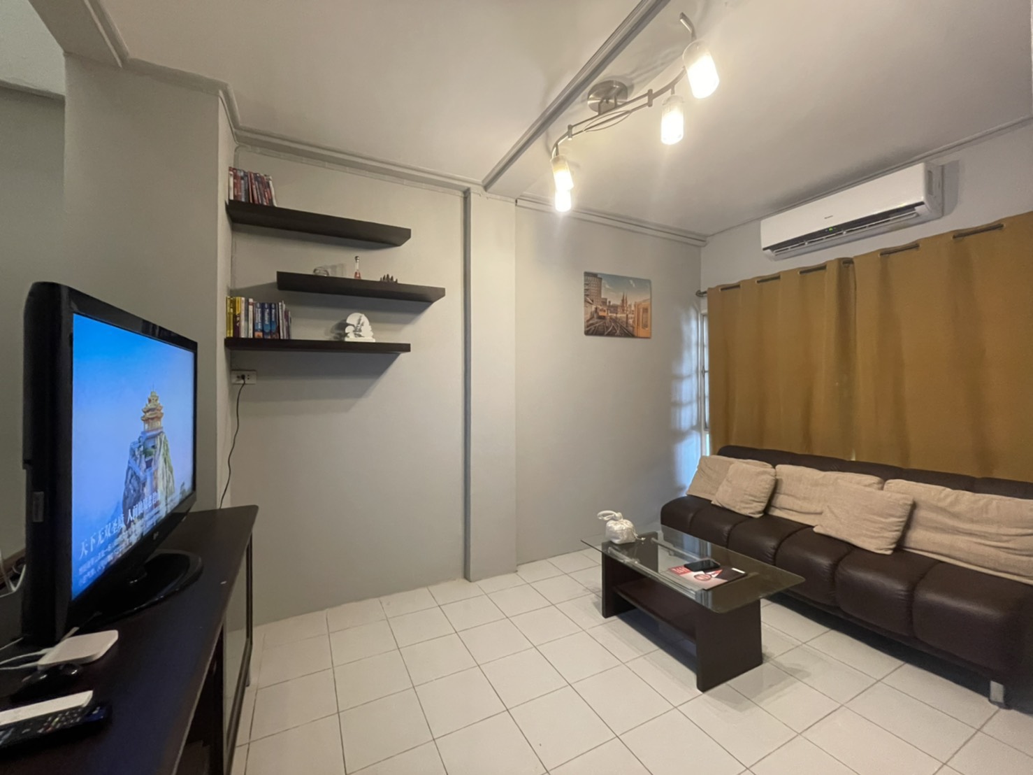 ให้เช่า ทาวน์โฮม รัชดา-สุทธิสาร 5 ห้องนอน (170 m2) ใกล้ MRT สุทธิสาร/ห้วยขวาง 35,000 บาท/เดือน !!