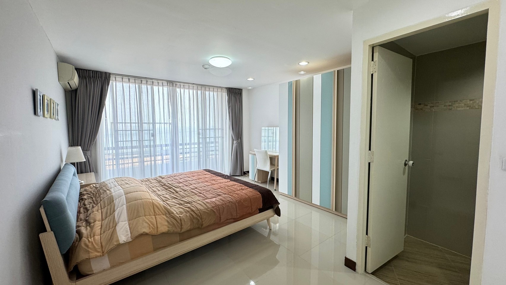 ให้เช่าคอนโด Rama Harbour view condo (รามา ฮาร์เบอร์ วิว คอนโด) ชั้น 7 วิวทะเล 2 ห้องนอน 2 ห้องน้ำ ขนาด 110 ตรม + พื้นที่ระเบียง