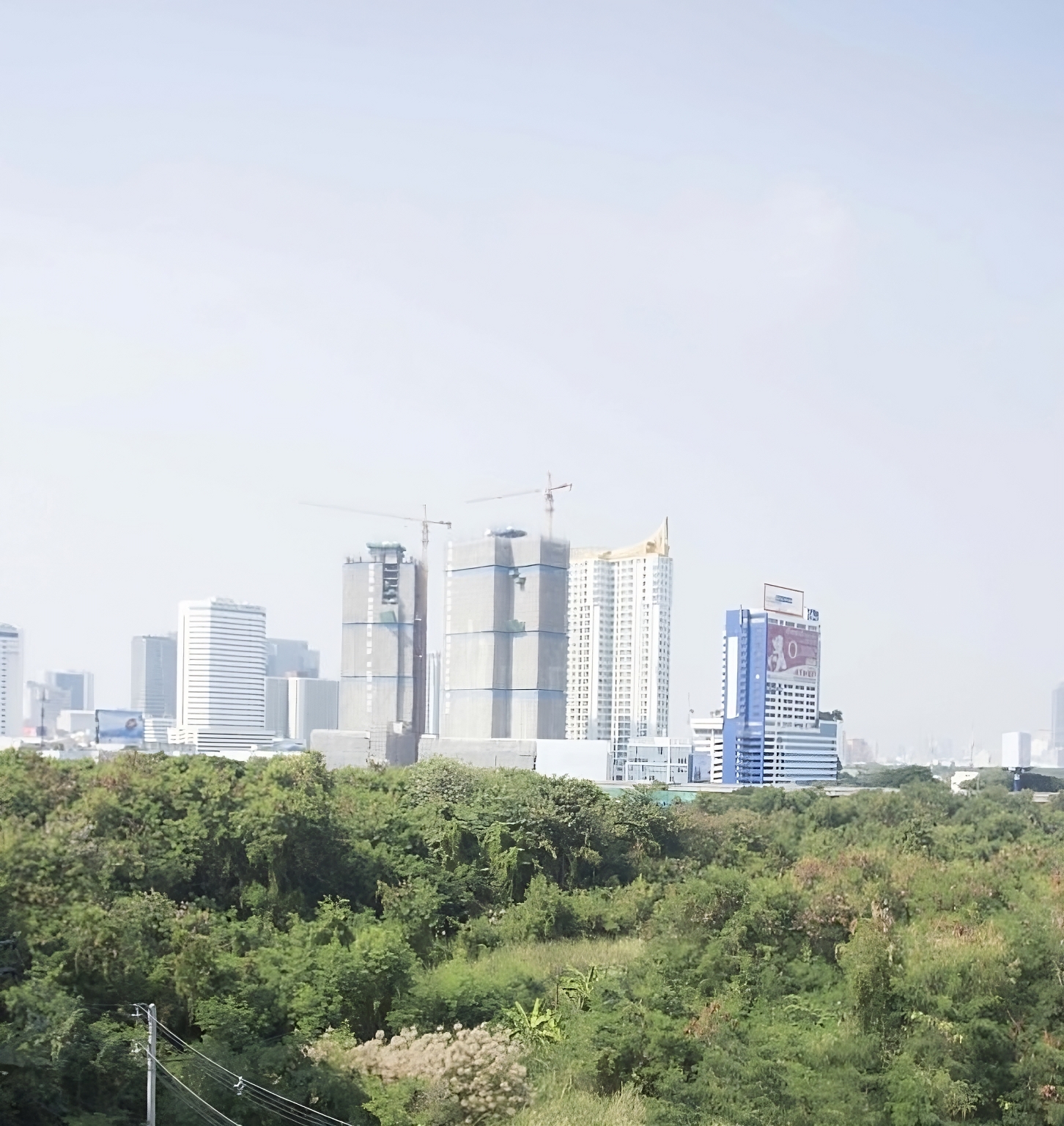 คอนโดให้เช่าคอนโด House Laguna Garden (ไอ-เฮาส์ ลากูน่า การ์เด้น RCA) พื้นที่ 26 ตร.ม. ห้องสตูดิโอ ชั้น 7 ตึก C (ตึกสีม่วง เป็นตึกเดียวที่มีฟิตเนสและโซน Laundry อยู่ใต้ตึก)