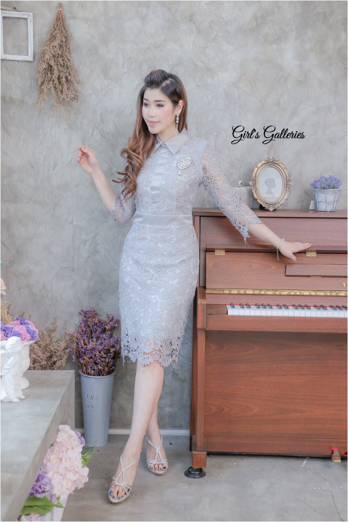 ชุดออกงาน/ชุดไปงานแต่งงานสีเทา ผ้าลูกไม้ เข้ารูป สวยหวาน เรียบหรู