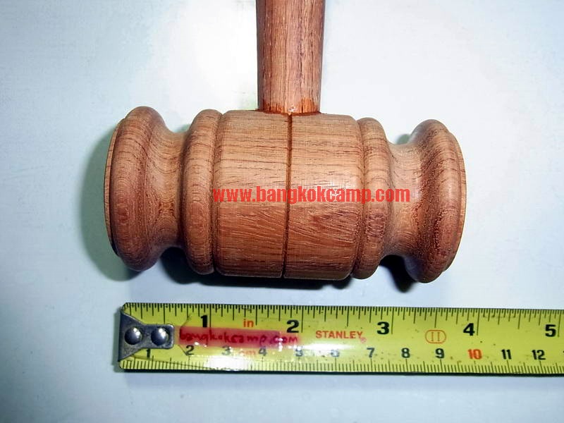 ค้อนไม้ประดู่ ยาว9.5นิ้ว.....ใช้ตอกงานเกี่ยวกับหน ังได้, หรืองานตอกที่กลัวตัวตอกหัวจะพังใช้ไม้ตอกจะช่วยซับแรงค รับ, ตอกลิ่มไม้, ตีระฆังได้